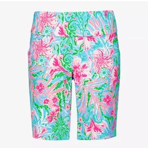 LILLY PULITZER Reid Leaf It Wild 9" Short